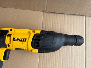 Martillo Ligero Combinado DEWALT D25133K-QS