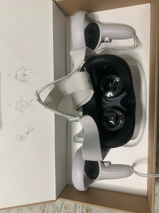 Meta Quest 2 - Visore VR