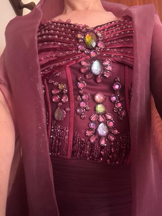 Vestido de fiesta/madrina con pedreria.