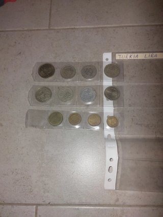 Gran lote de 159 monedas antiguas y extranjeras.