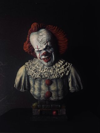 Busto Pennywise Pintado a Mano IT