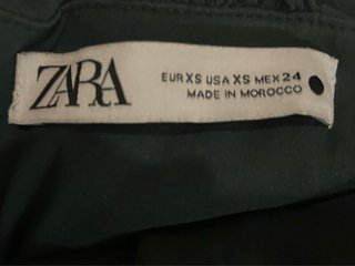 Vestido Zara verde asimétrico