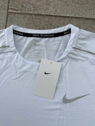 Conjunto Nike Running Blanco y Verde Menta