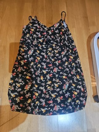 Vestido negro estampado floral