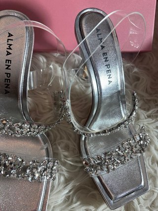 Zapatos de tacón ALMA EN PENA plateados