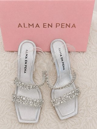 Zapatos de tacón ALMA EN PENA plateados