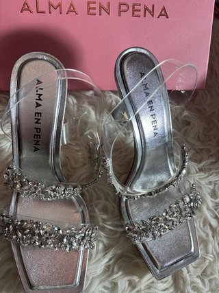Zapatos de tacón ALMA EN PENA plateados