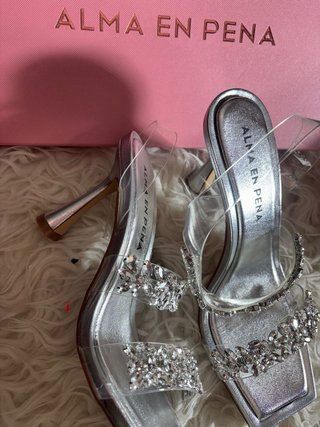Zapatos de tacón ALMA EN PENA plateados