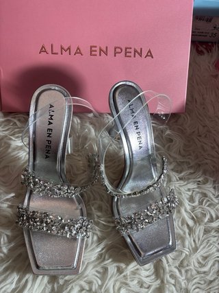 Zapatos de tacón ALMA EN PENA plateados