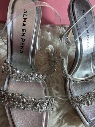 Zapatos de tacón ALMA EN PENA plateados