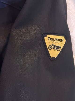 Chaqueta de Piel Triumph Negra