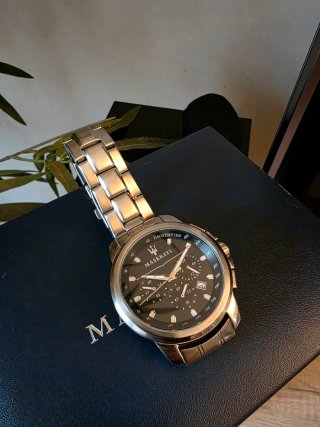 Reloj Maserati Cronógrafo Negro y Plateado