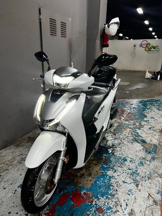 Honda SH 125i Scooter Plata/Blanco