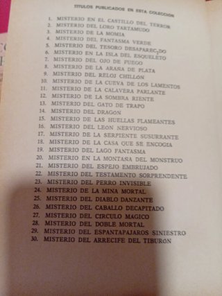 Novela Misterio del doble mortal