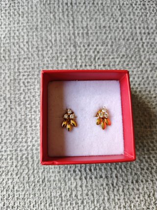 Pendientes Florales Dorados con Circonitas