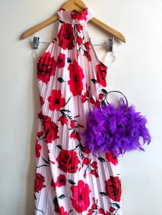 Vestido plisado rosas halter