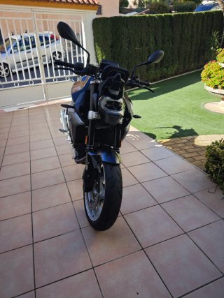 BMW F900R Naked Negra/Plata