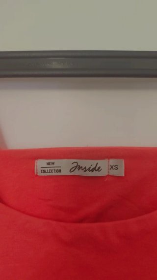 Vestido coral con tirantes