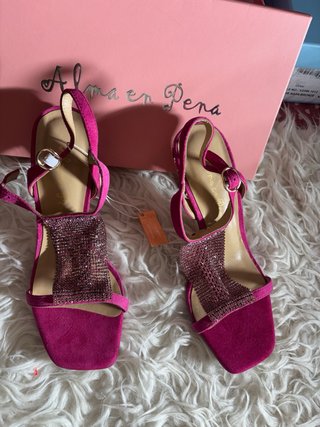 Sandalias Alma en Pena tacón fucsia y plata