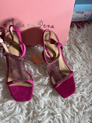 Sandalias Alma en Pena tacón fucsia y plata