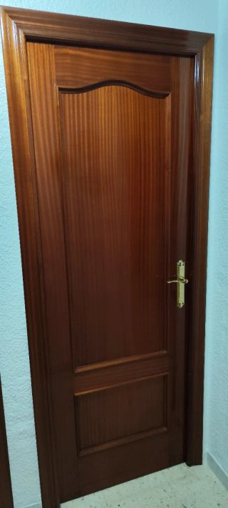 Puertas de paso sapelly.