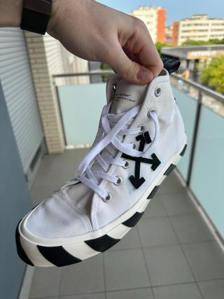 Off-White Vulcanized Zapatillas Altas