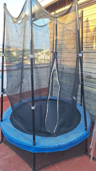 Cama elástica infantil con red de seguridad