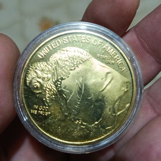 Lote 2 Monedas Jesucristo y Jefe Indio