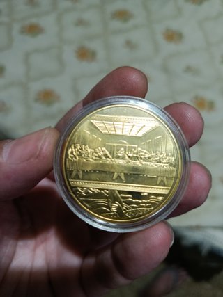 Lote 2 Monedas Jesucristo y Jefe Indio