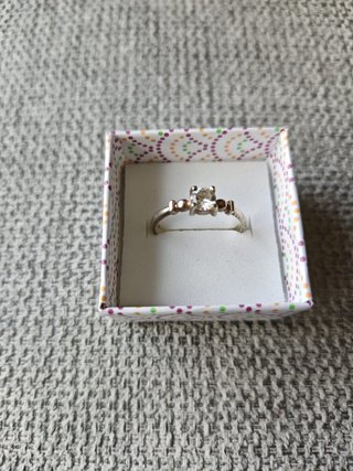 Anillo Solitario Clásico Oro y Plata