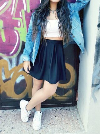 Falda Stradivarius negra