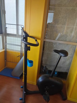 Bicicleta Estática Compacta Negra