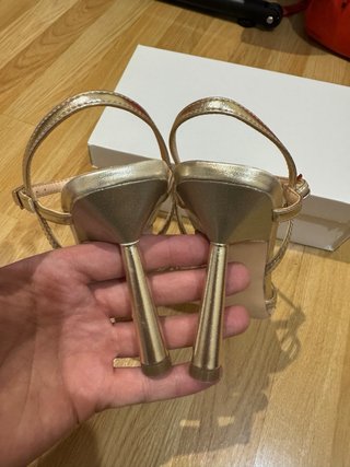 Sandalias doradas ALTRIMENTI