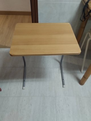 Mesa auxiliar madera y metal
