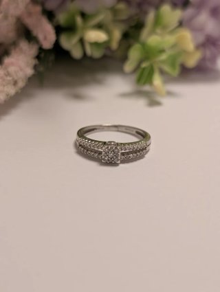 Anillo Oro 9k y Diamantes