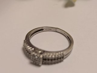 Anillo Oro 9k y Diamantes