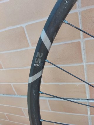 Ruedas DT Swiss XR1501 29 25mm
