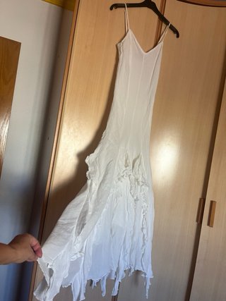 Vestido blanco con volantes