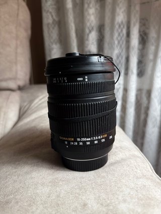 Nikon D7500 + Sigma 18-250mm + Nikon 35mm