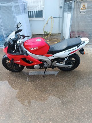 Yamaha Thunderace Roja/Blanca