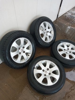 Llantas Originales Peugeot R15 + Neumáticos