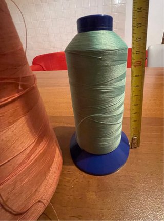 Set 2 rocchetti filo arancione e verde