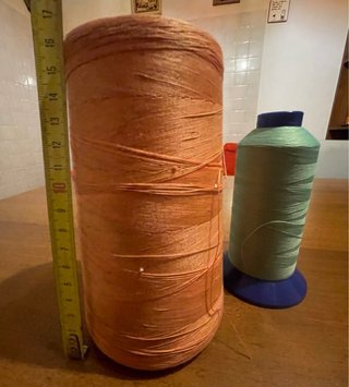 Set 2 rocchetti filo arancione e verde