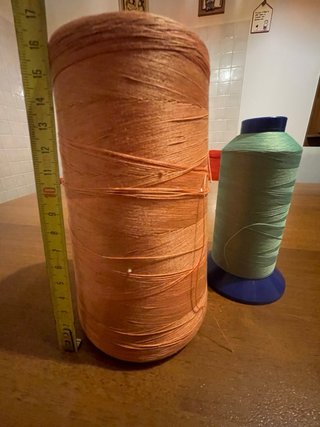Set 2 rocchetti filo arancione e verde