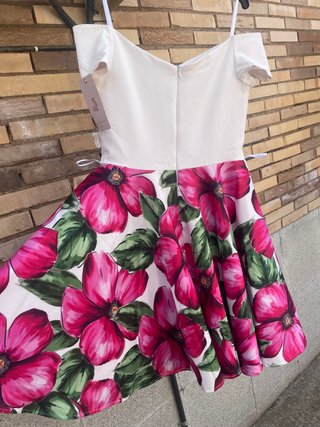 Vestido invitada con estampado de flores NUEVO