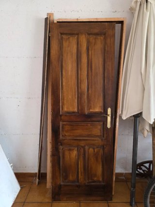 Puerta madera maciza barnizada 72.5x203 cm