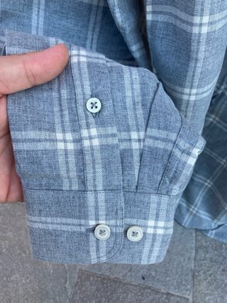 Camicia grigia a quadri / John Ashfield