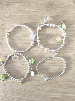 Pulsera Gas con charms flores y perla de plata