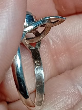 Anillo Plata Ley nudo de bruja cuarzo rosa