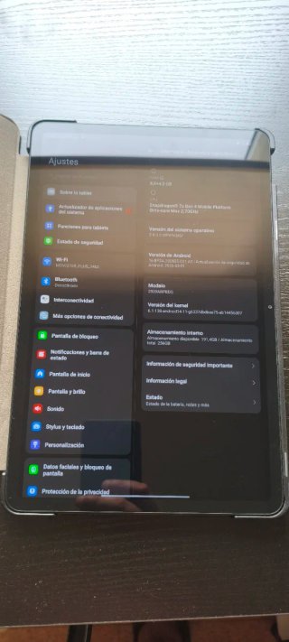 Poco Pad M1 con funda
